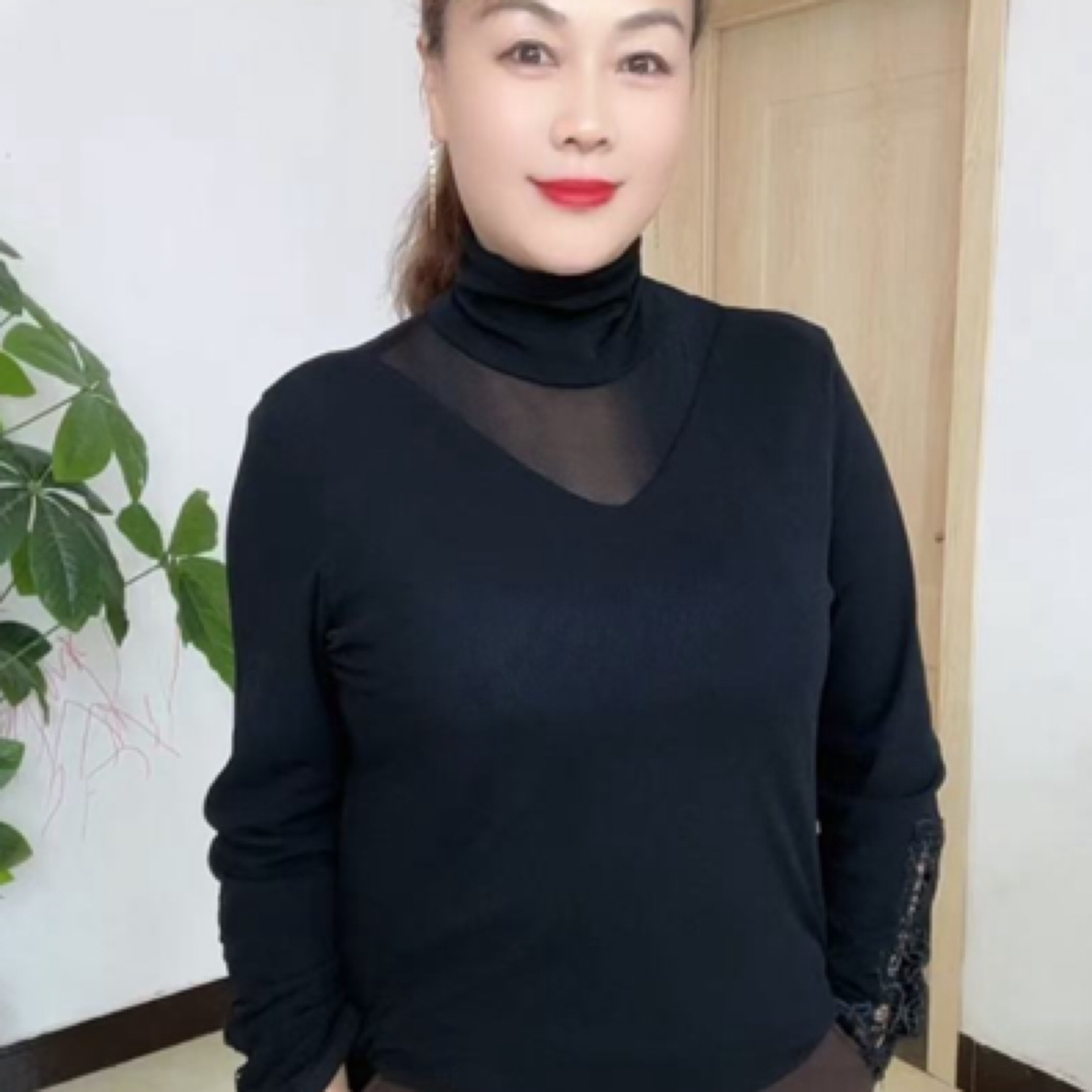 冬季加绒大码高领双层网纱打底衫舒适百搭简约