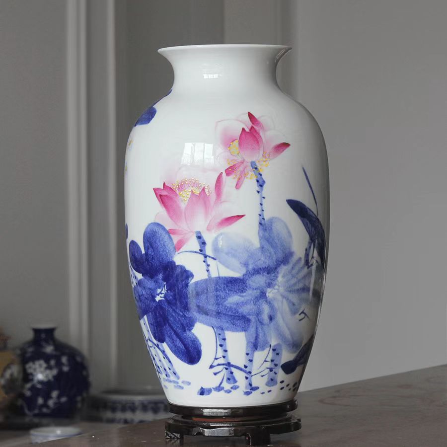 汉迎景德镇陶瓷器荷香手绘斗彩客厅玄关家居摆件水培插花瓶送底座