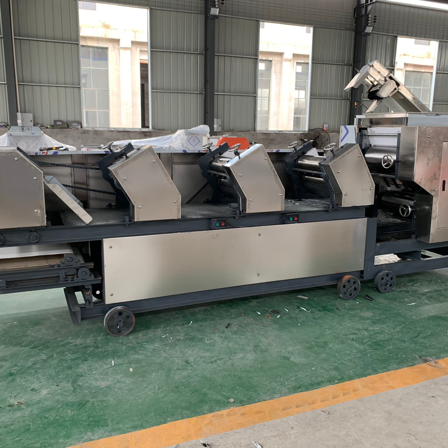 大型全自动面条机 商用面条机 压面机 叠皮机 鲜面机