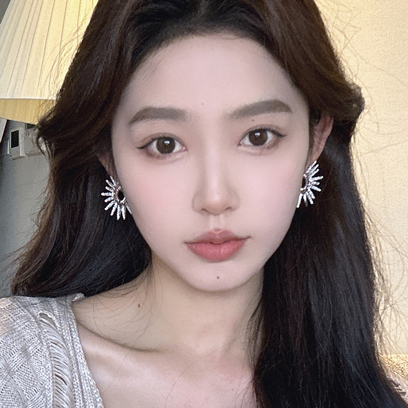 oushipei/欧诗佩 铜合金耳饰 金属高级感太阳花耳钉女