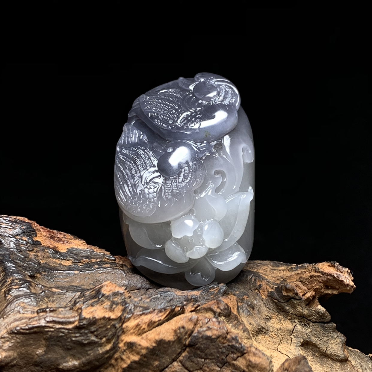 天然和田玉烟紫色鸳鸯吊坠尺寸52*33*20重量50克