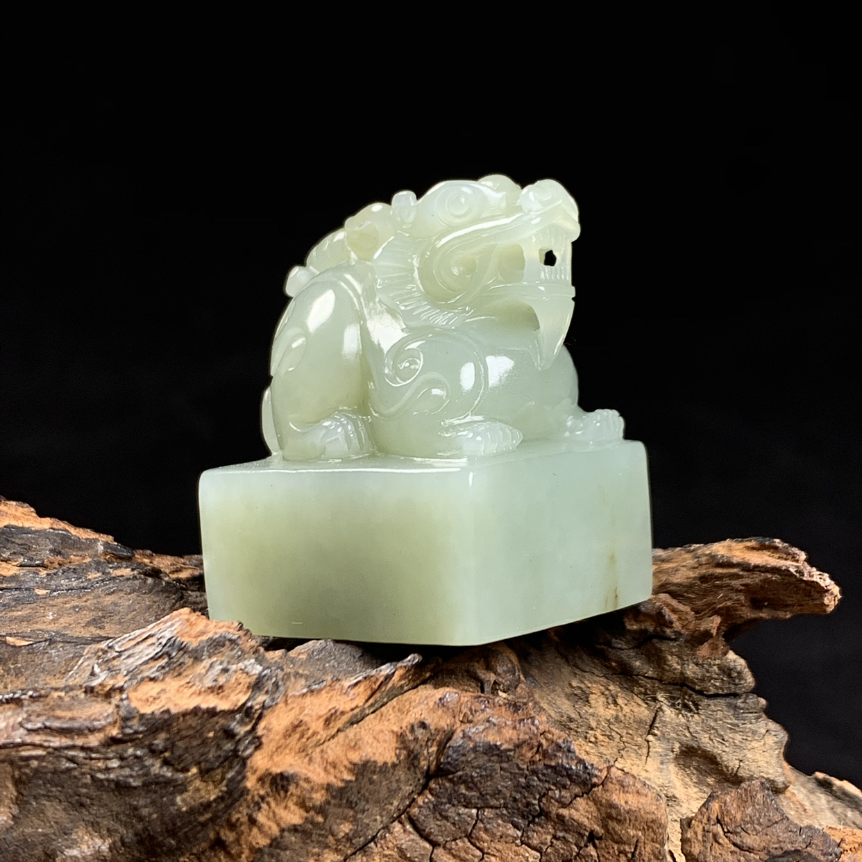 天然新疆和田玉招财进宝貔貅印章尺寸28*27*34重量48克