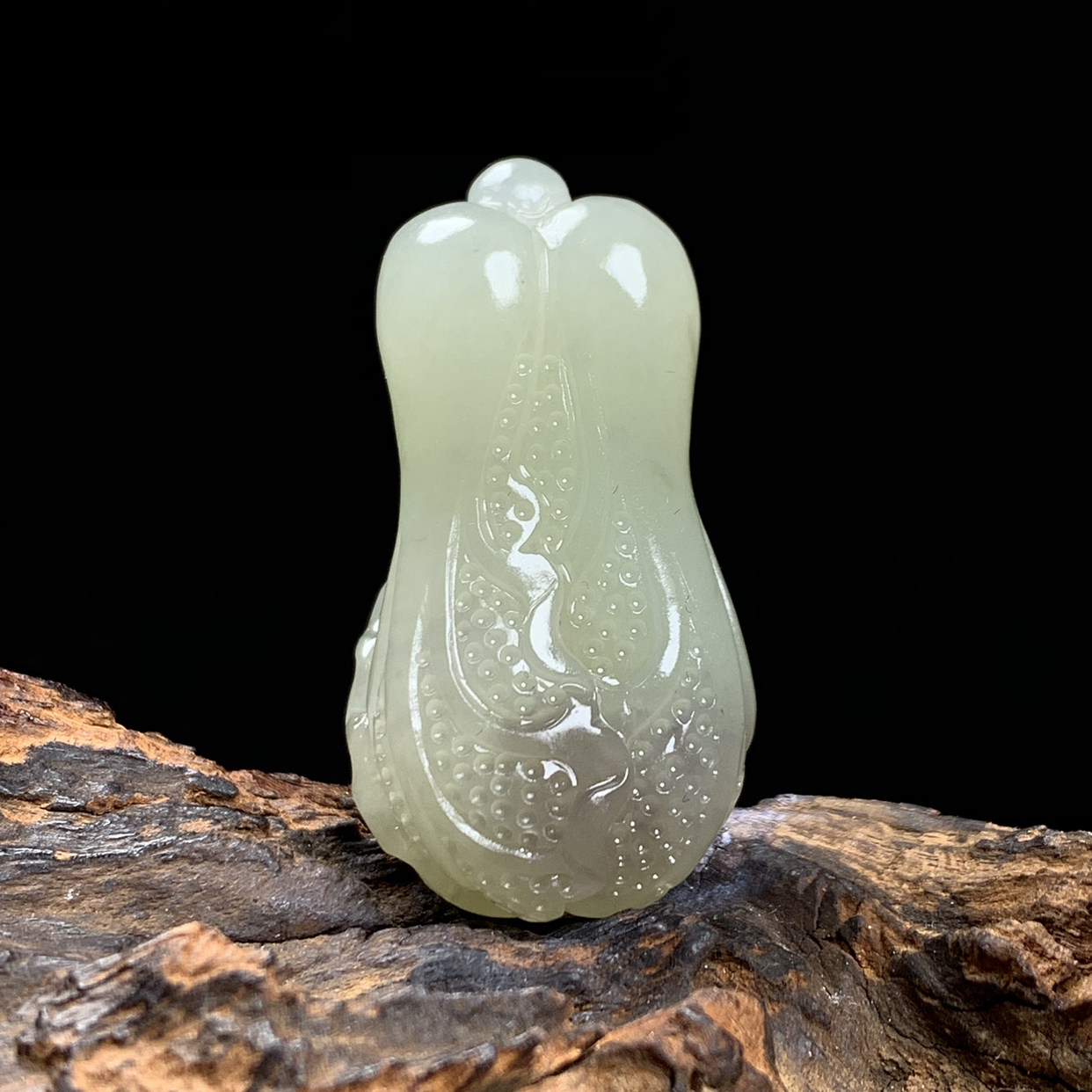 天然和田玉白菜吊坠尺寸42*23*20重量26克
