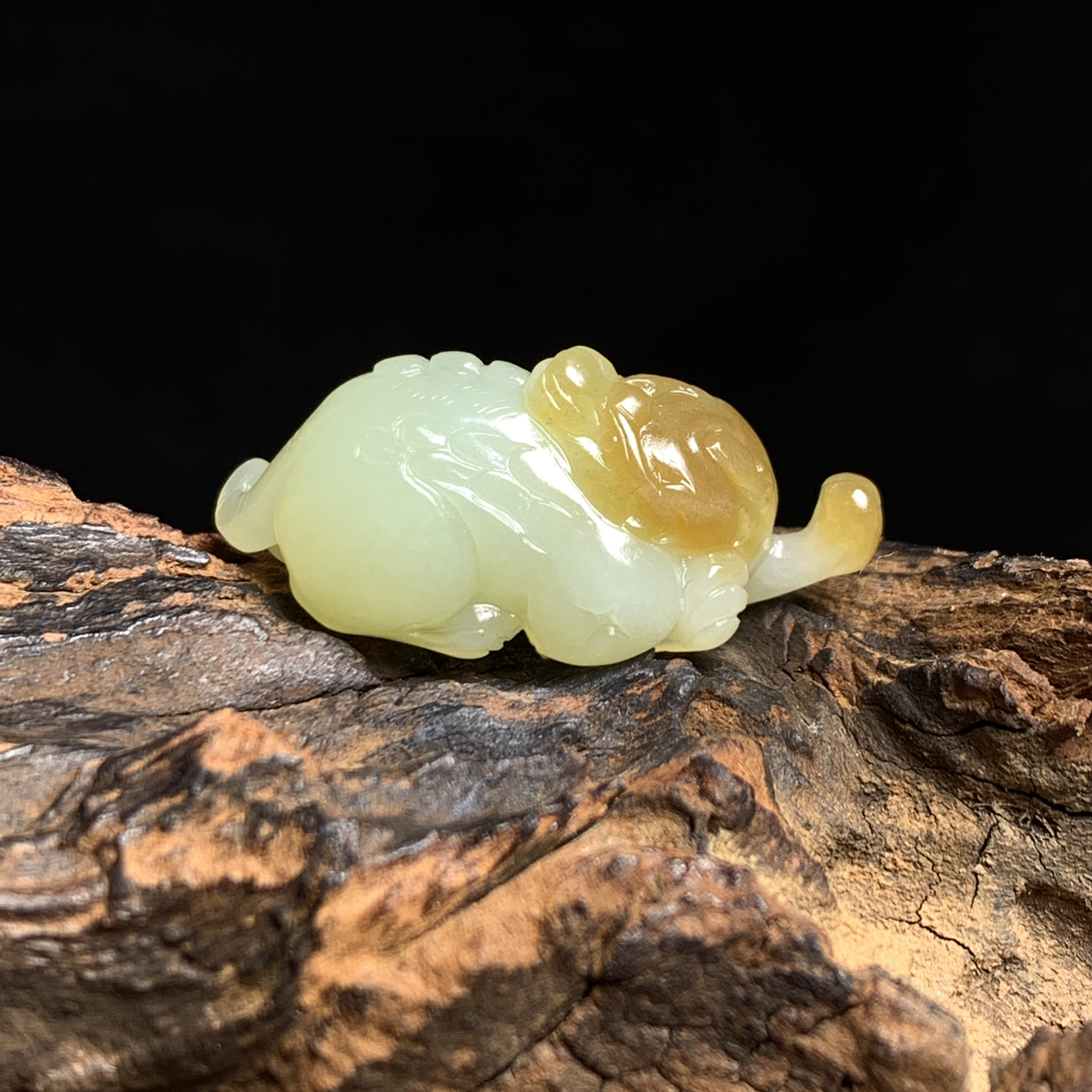 天然新疆和田玉招财进宝貔貅吊坠尺寸39*13*16重量11克