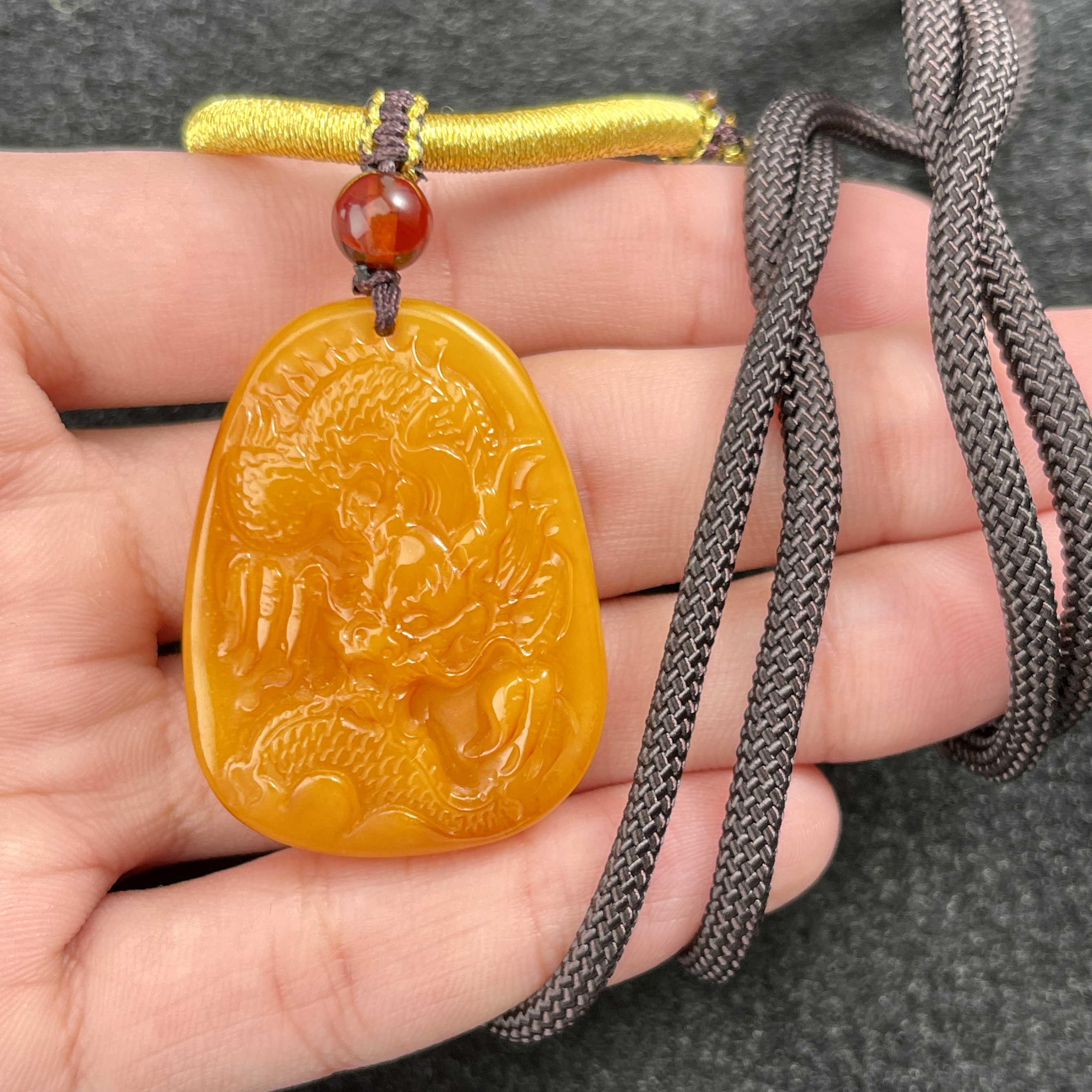 【玉氏珠宝】蜜蜡龙牌吊坠 多样性 发一CAN1340061