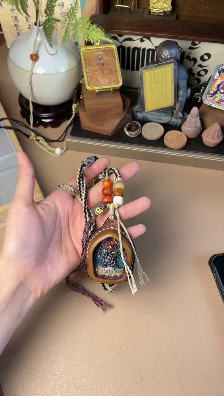 【闪购商品】书法红色眼睛绳大黑天