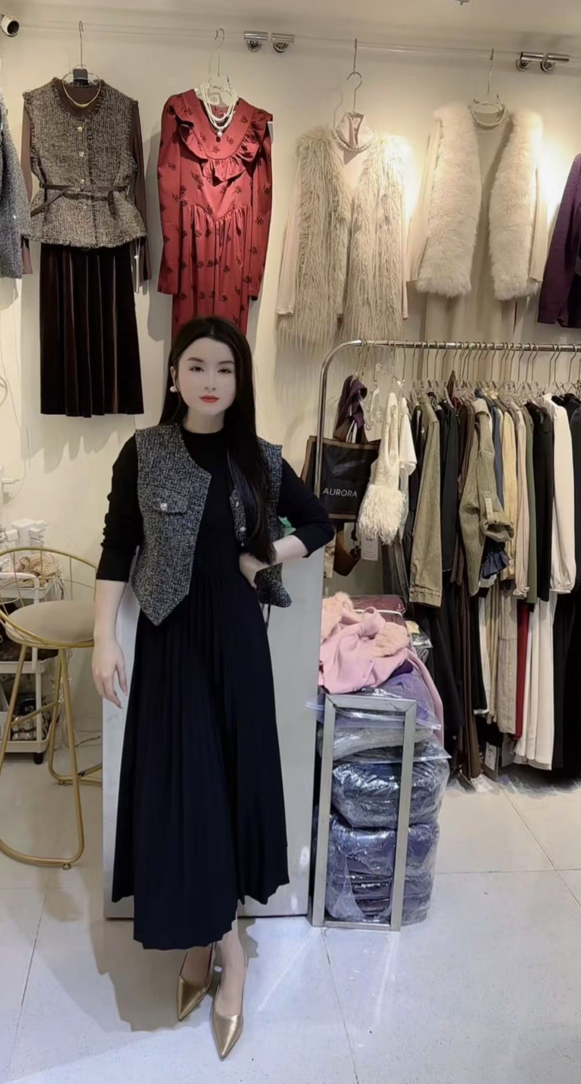 马甲配长袖百褶连衣裙时尚套装