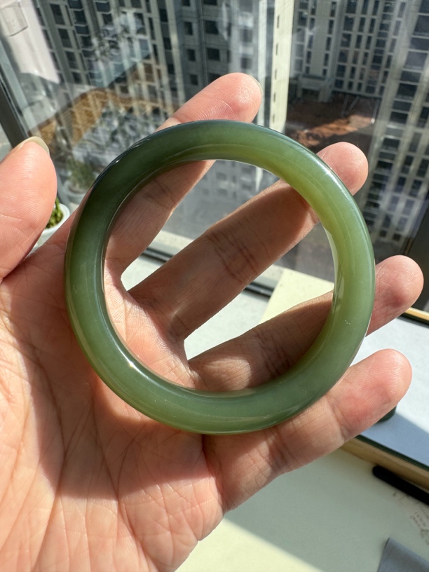 和田玉深色湖水绿手镯渐变58口