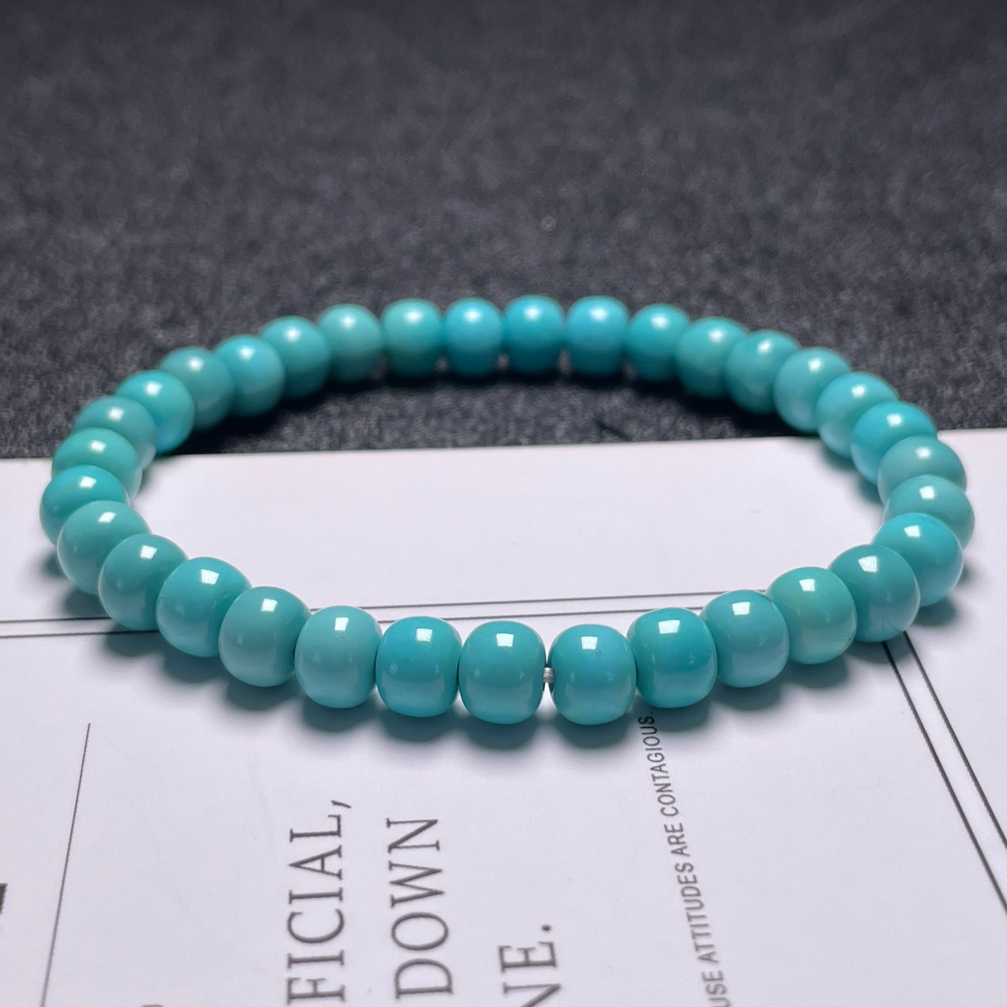 原矿瓷釉果冻料绿松石精美老型手串尺寸6mm，上身百搭必备单品