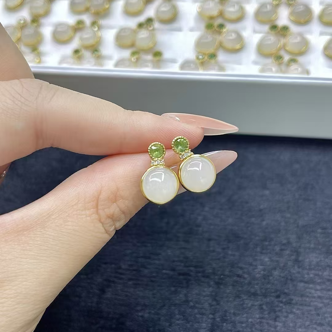 天然新疆和田玉羊脂白耳钉蛋面原创设计女耳坠送礼物