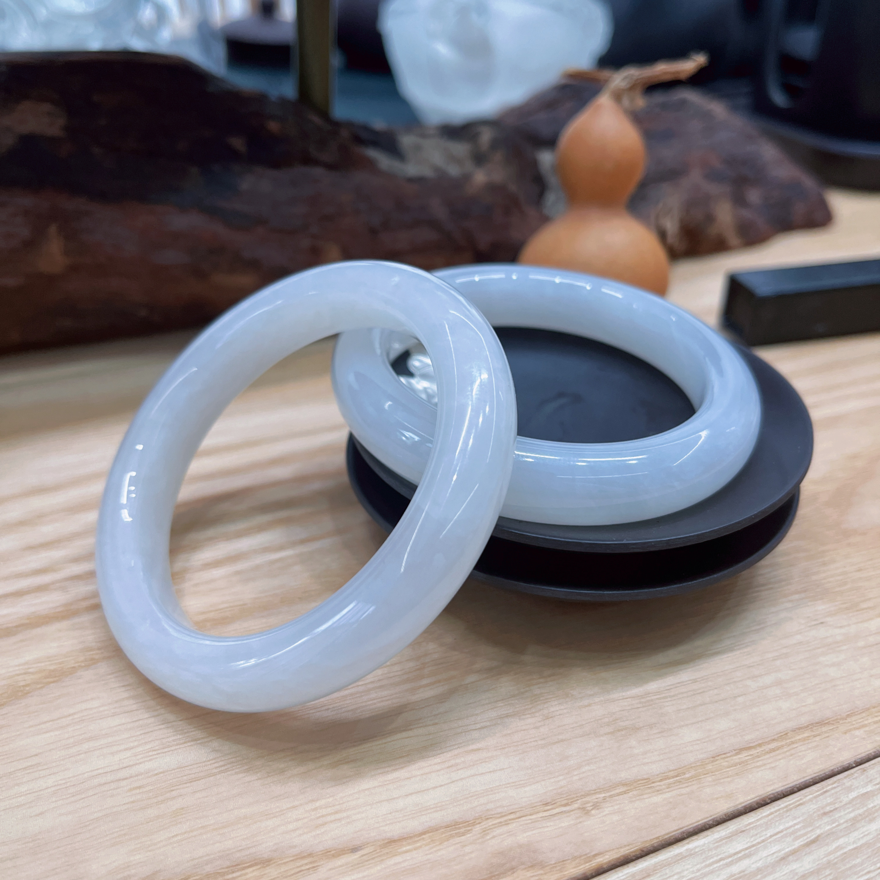 天然新疆和田玉羊脂白玉手镯高端时尚正圈手镯送礼物