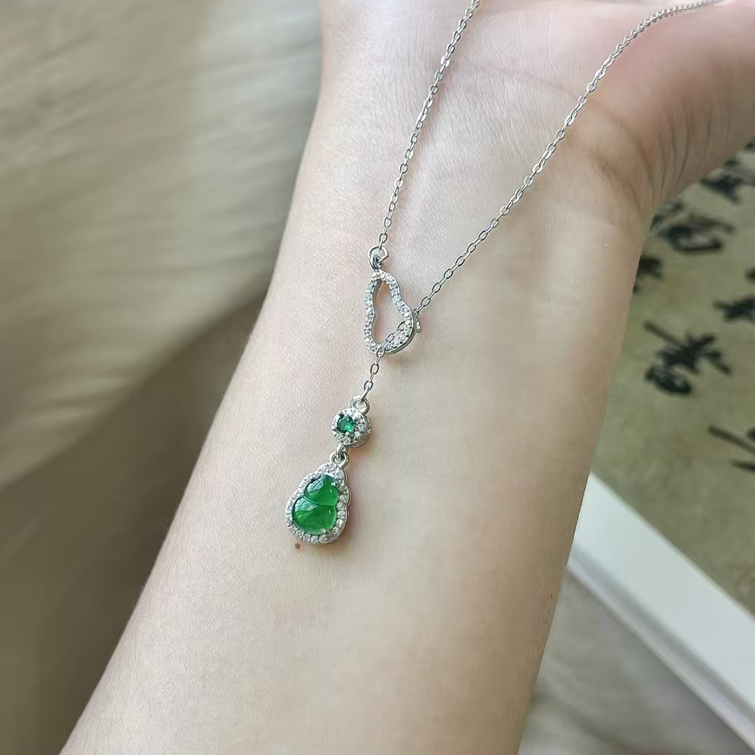 天然A货翡翠葫芦银镶吊坠精挑戒面冰透干净均匀送礼物