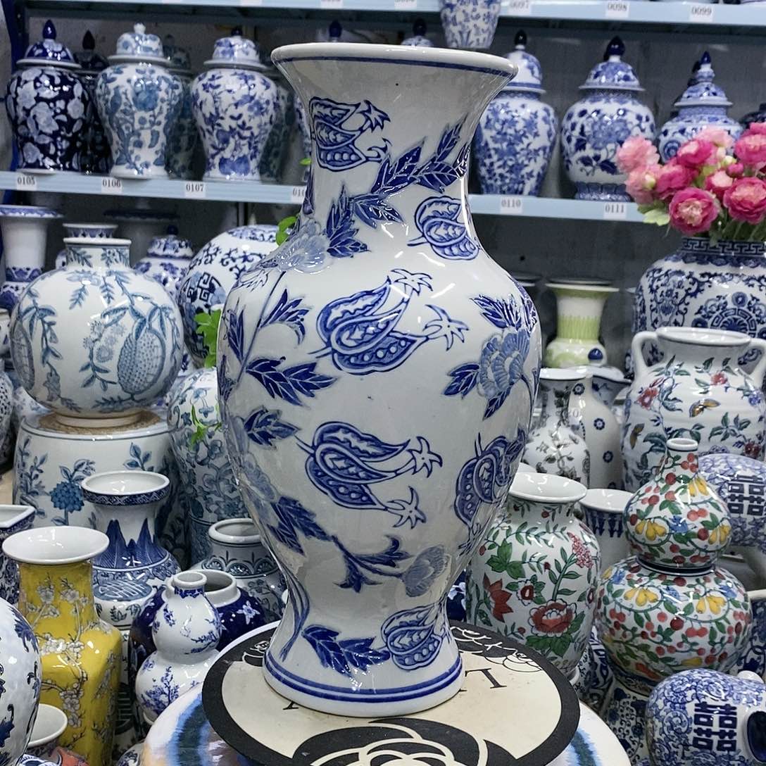 【闪购商品】摆件鱼尾瓶瓷器摆件……………………