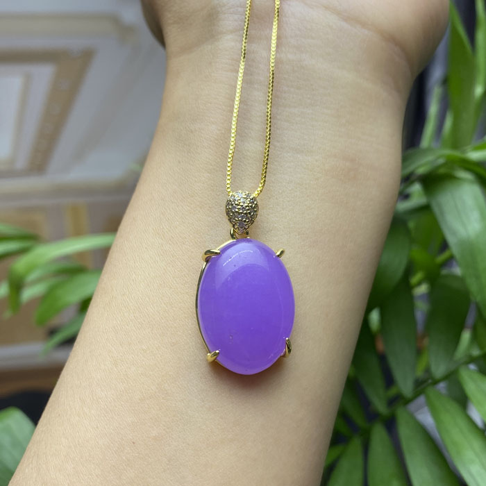 翡翠紫色鸽子蛋吊坠