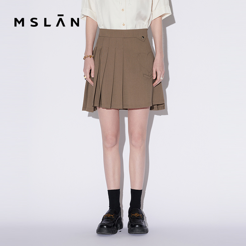MSLAN商场同款23夏新款学院通勤风时尚压褶爱心贴布短裙 MFBN8102