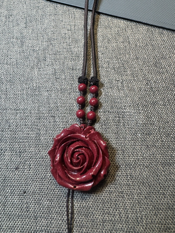 天然辰砂紫金砂玫瑰花双面雕刻吊坠