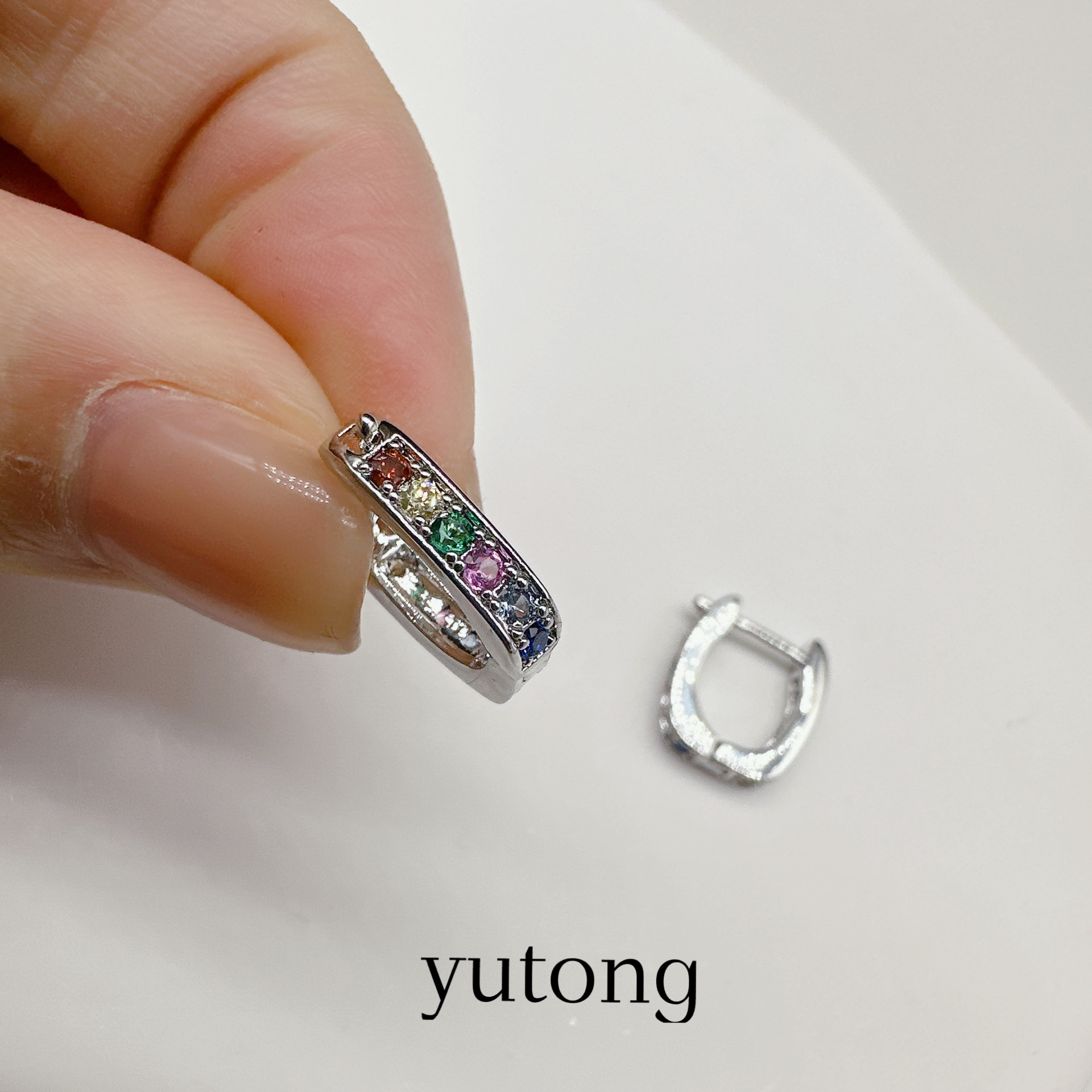 铜合金耳饰 【雨桐轻奢饰品】设计款耳环LWW384Q2