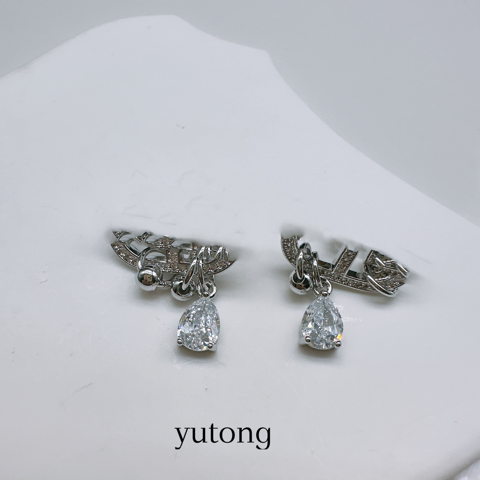 铜合金耳饰 【雨桐轻奢饰品】设计款耳环LWW2827J