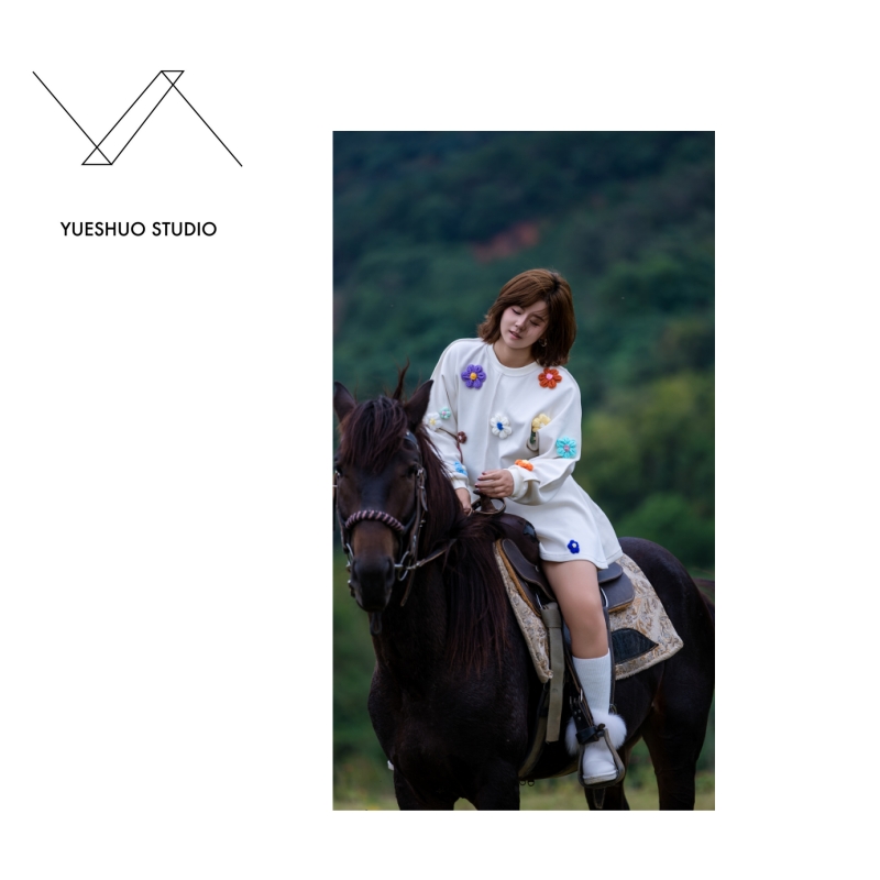 【花朵卫衣套装】 时尚甜美 休闲 微胖 大码 显瘦 设计师