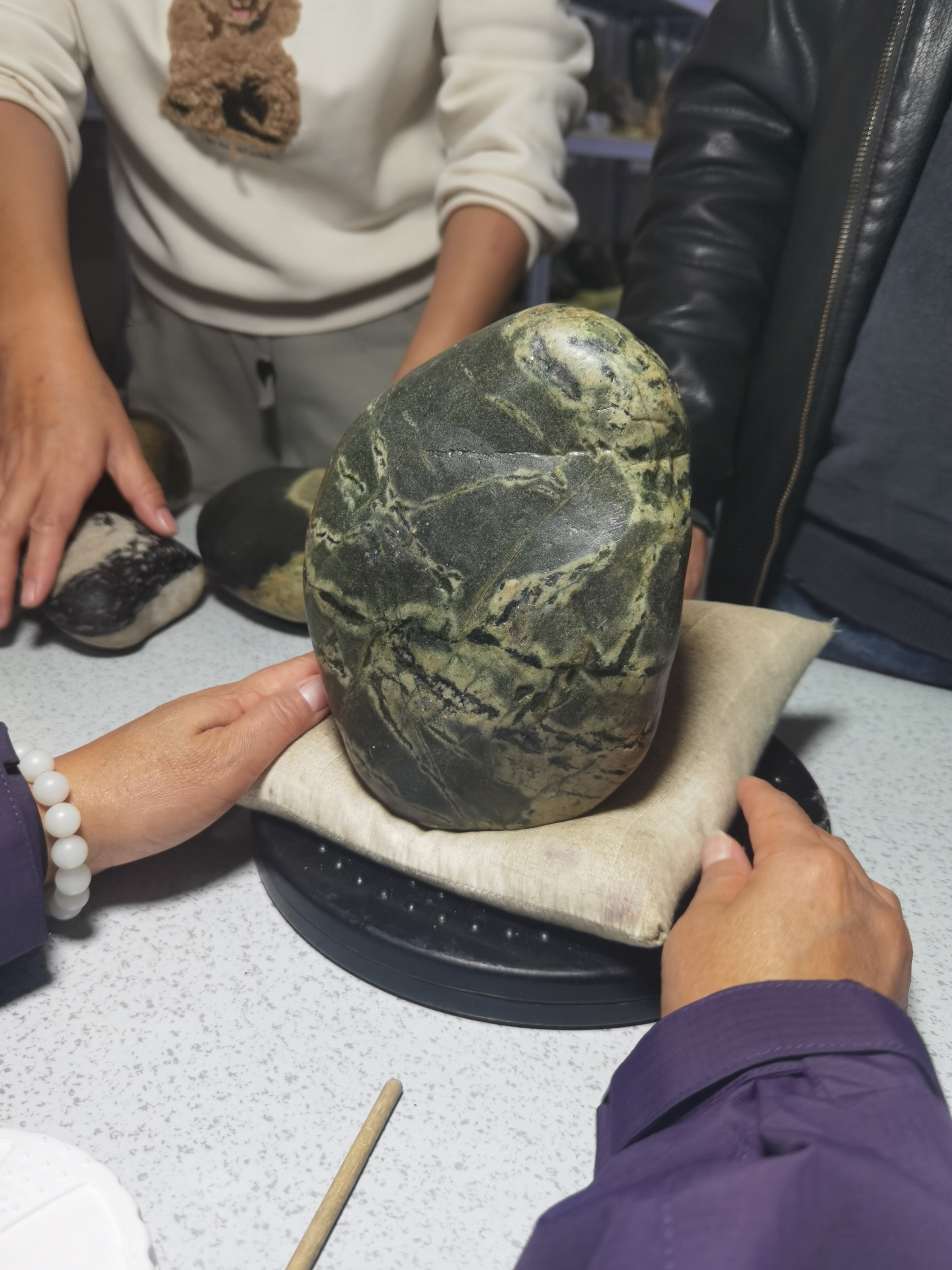  新疆额河奇石戈壁石画面石观赏石天然画面石风景石家居摆件
