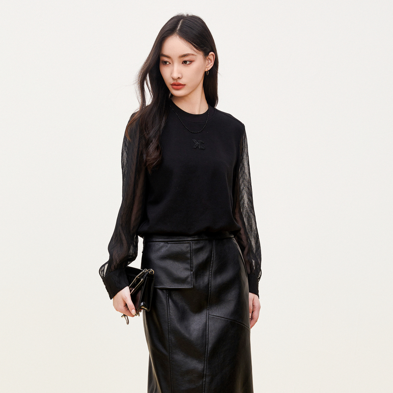 XG雪歌毛针织衫XK301720A890黑色蕾丝拼接显瘦宽松圆领套头毛衣