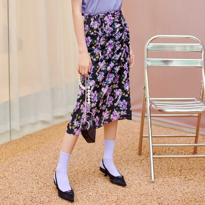 XG雪歌字母印花高腰通勤半身裙XI103021B697开叉设计碎花中长裙女