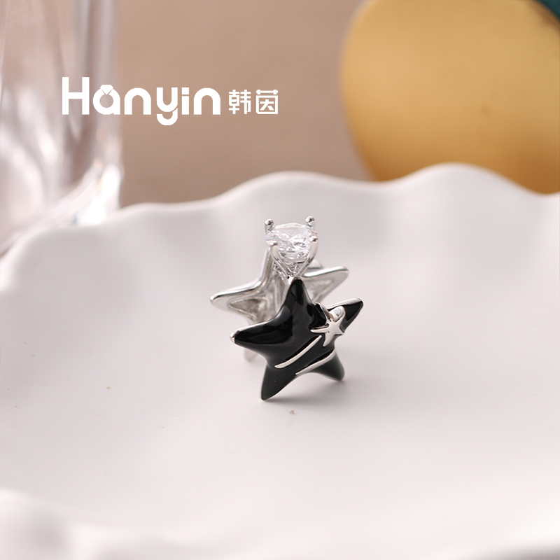 铜合金珐琅耳饰 时尚百搭气质彩绘黑白双面五角星微镶耳骨夹
