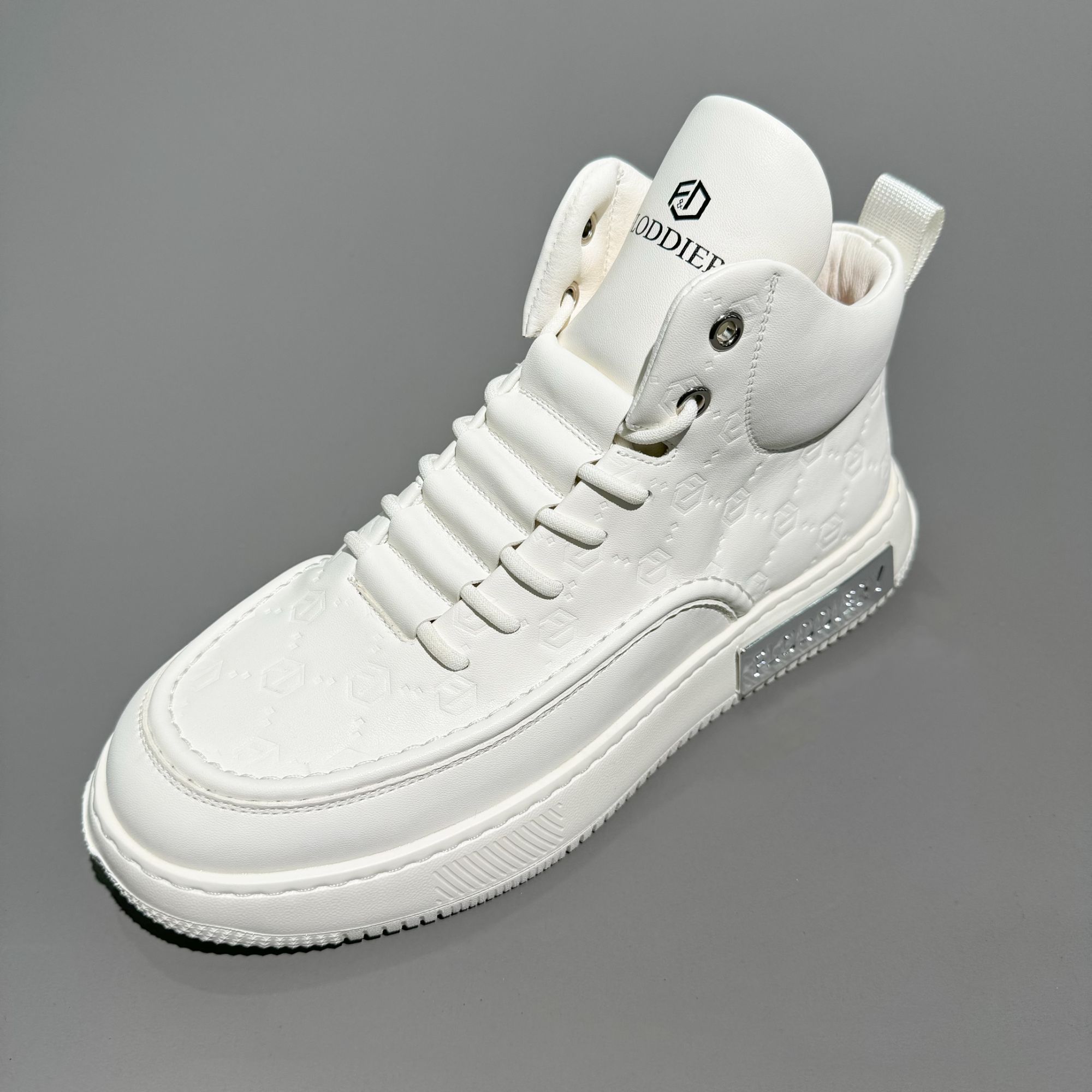 F24617秋冬新款高帮小白鞋男款增高百搭时尚休闲男潮鞋白色男士