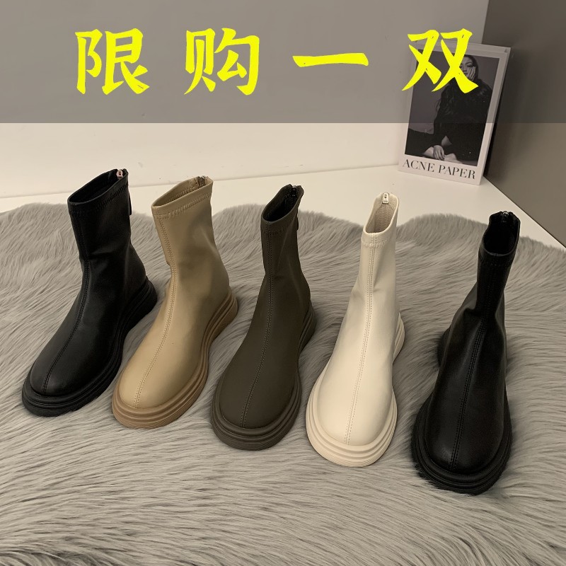 红蜻蜓牌短靴女2023年新款靴子米白色软皮瘦瘦靴秋冬平底加绒仿