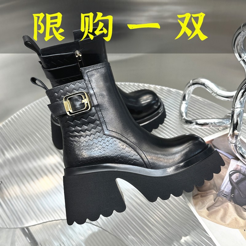 红蜻蜓牌欧货短靴女2023年秋冬季新款松糕厚底坡跟粗跟显腿直英