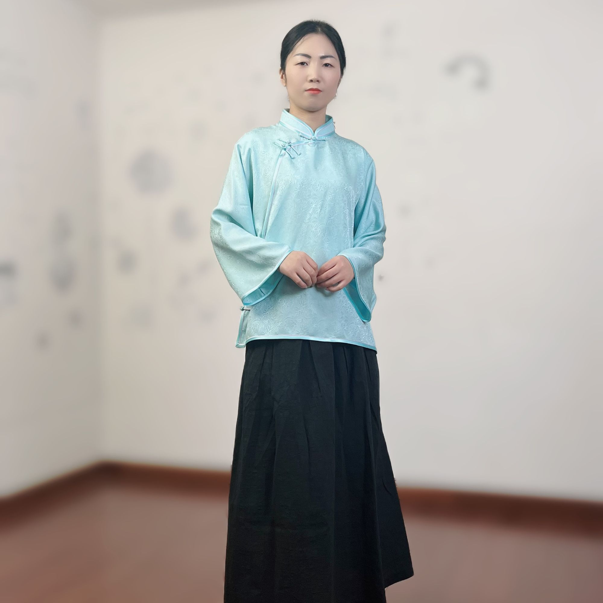 宇贝韵桑蚕丝倒大袖立领小上衣