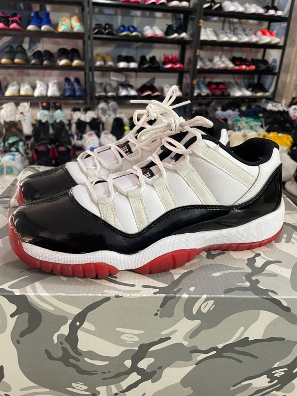 40码250/Air Jordan 11 篮球鞋 康扣黑红/公价1599 右小刮蹭