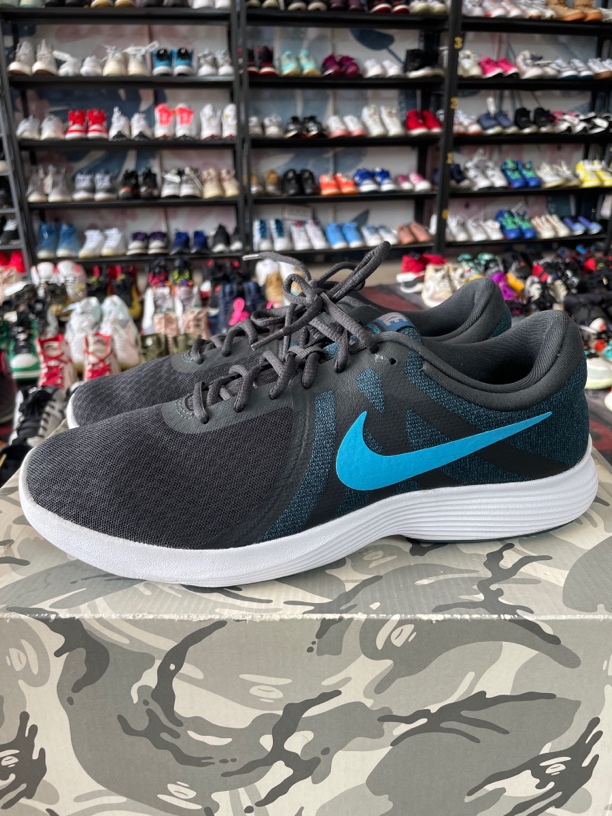 95新 NIKE/耐克 44.5码285/Nike Revolution 4 缓震回弹 跑鞋