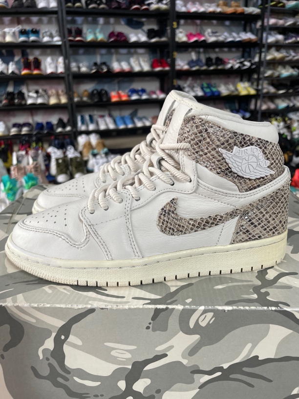 95新 AIR JORDAN 37.5码235/Air Jordan 1 休闲鞋 高帮白色蛇纹