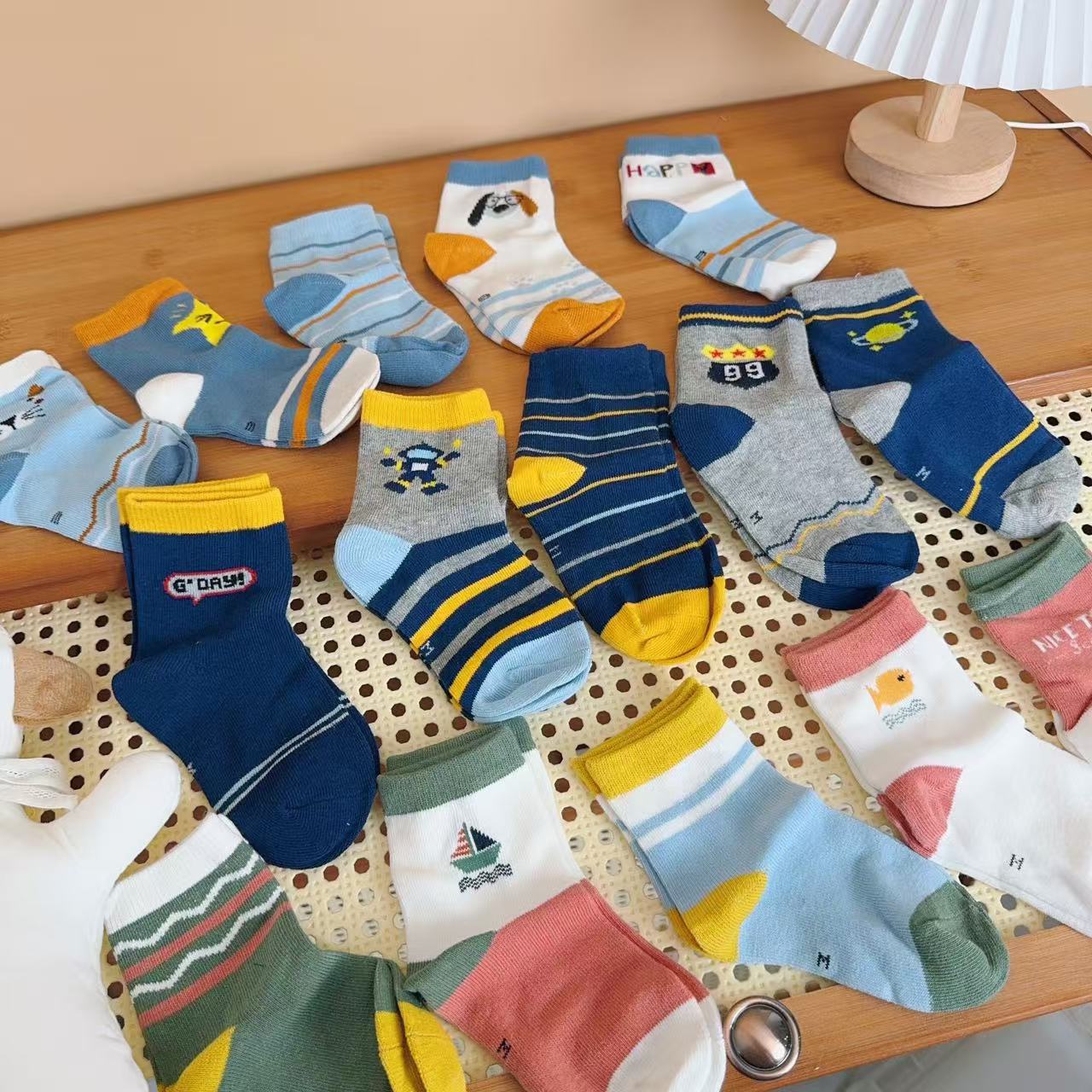 ZK儿童卡通春秋棉质透气童袜（实物以直播间讲解为准）