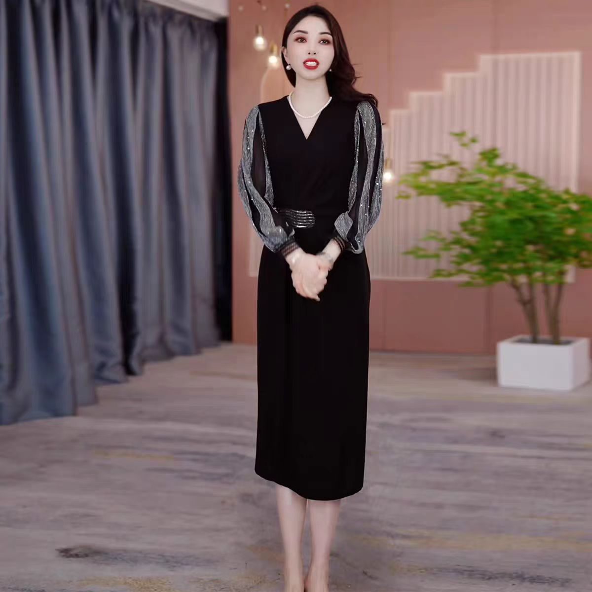 2024爆款连衣裙高级女装轻奢气场显瘦小众高级感女气质长袖时尚款