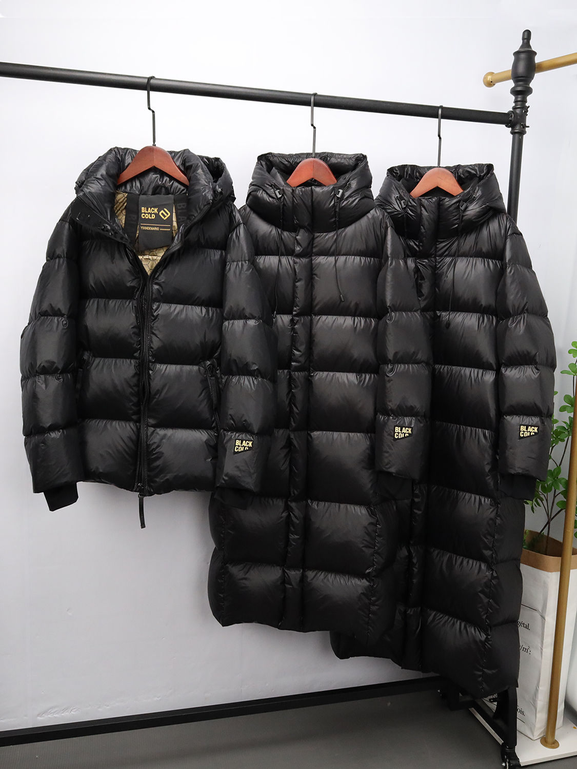 雅鹿黑金白鸭绒加厚保暖羽绒服女2023冬季短款中长过膝宽松男情侣