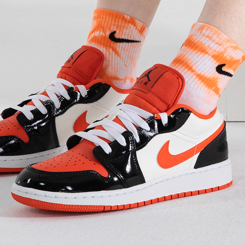 Nike耐克球鞋女鞋新款AIR JORDAN低帮透气运动鞋篮球鞋DV1335-800