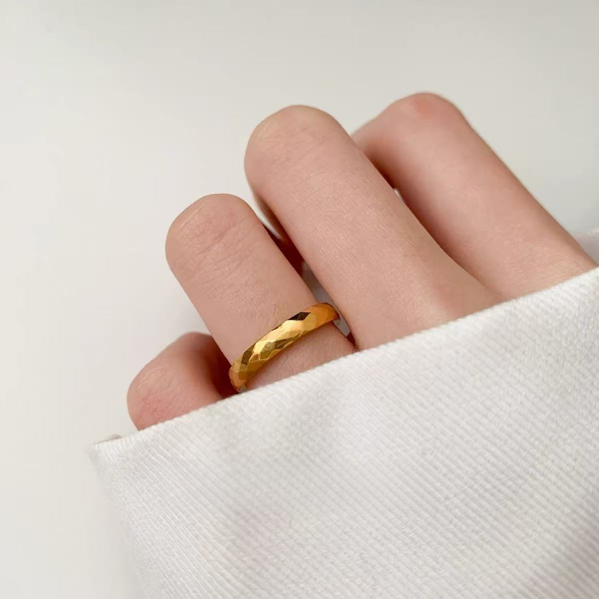 钛钢戒指 6019-菱格纹设计款小众ins光面百搭个性指环女时尚金色
