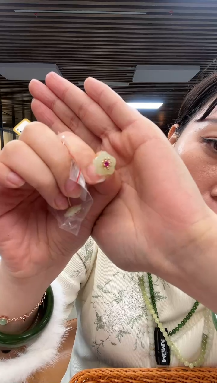 【闪购商品】和田玉耳钉银S925镶嵌多样性发货发其中一件