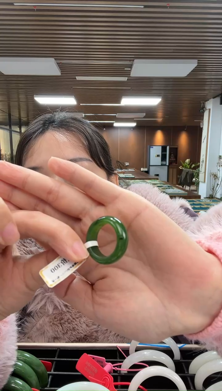 【闪购商品】和田玉戒圈未镶嵌多样性发货发其中一件