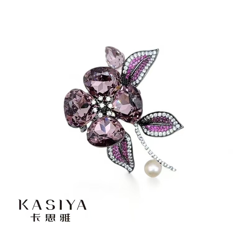 kasiya/卡思雅 铜合金仿水晶胸针 轻奢优雅玫紫色四叶花胸针
