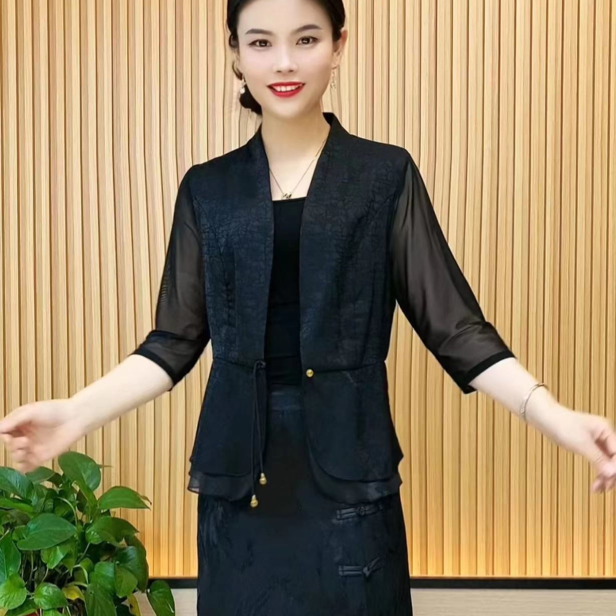 春夏季新款时尚洋气百搭衣服薄款气质龟裂纹纯色休闲西装外套