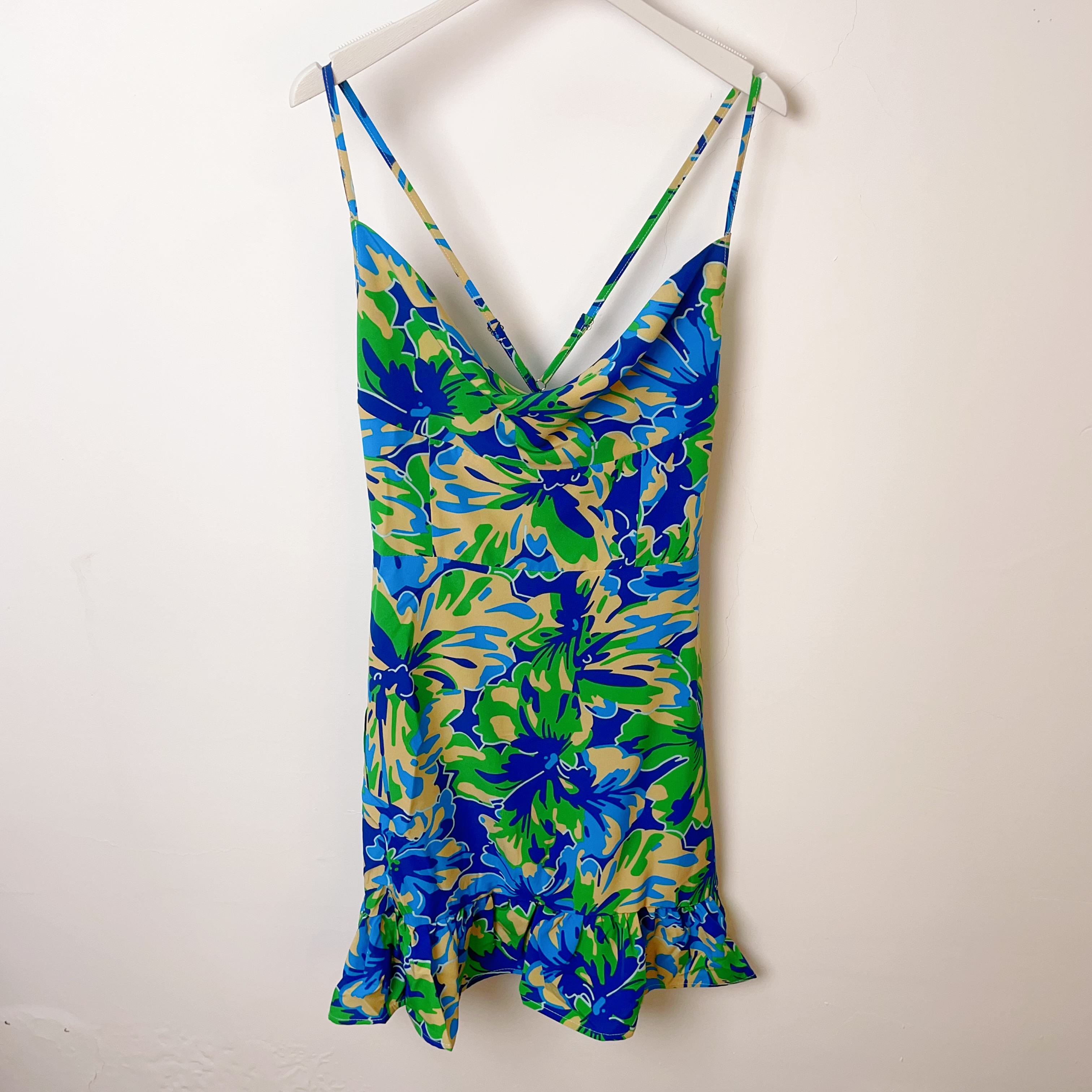 度假风2024夏季新款印花露背连衣裙时尚吊带女装连衣裙