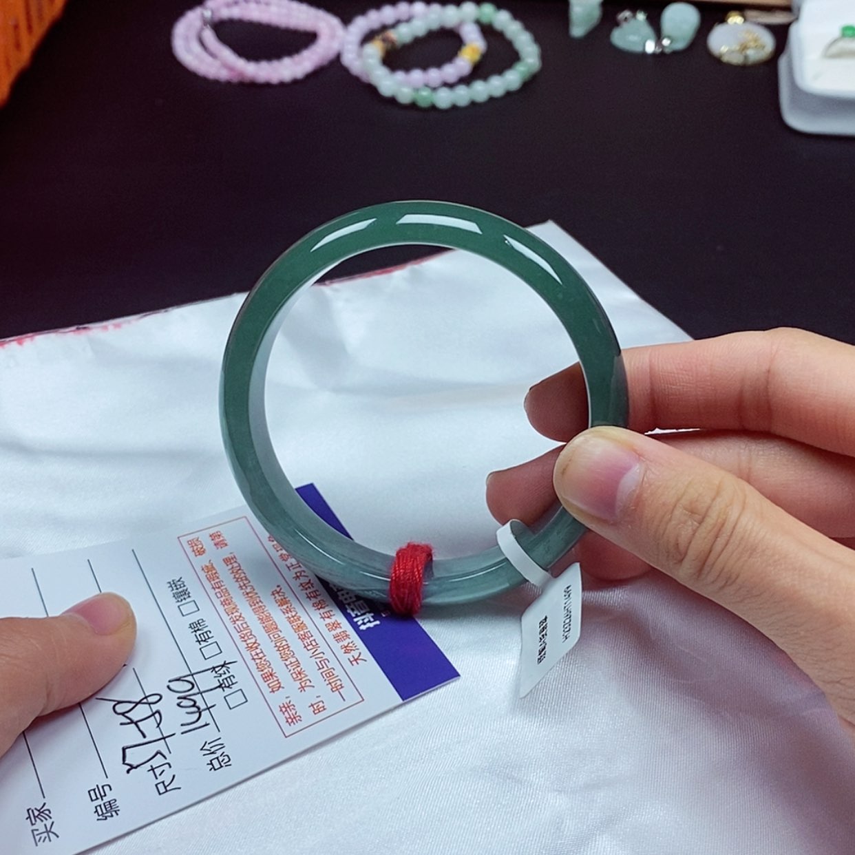 【闪购商品】翡翠手镯未镶嵌油*腻