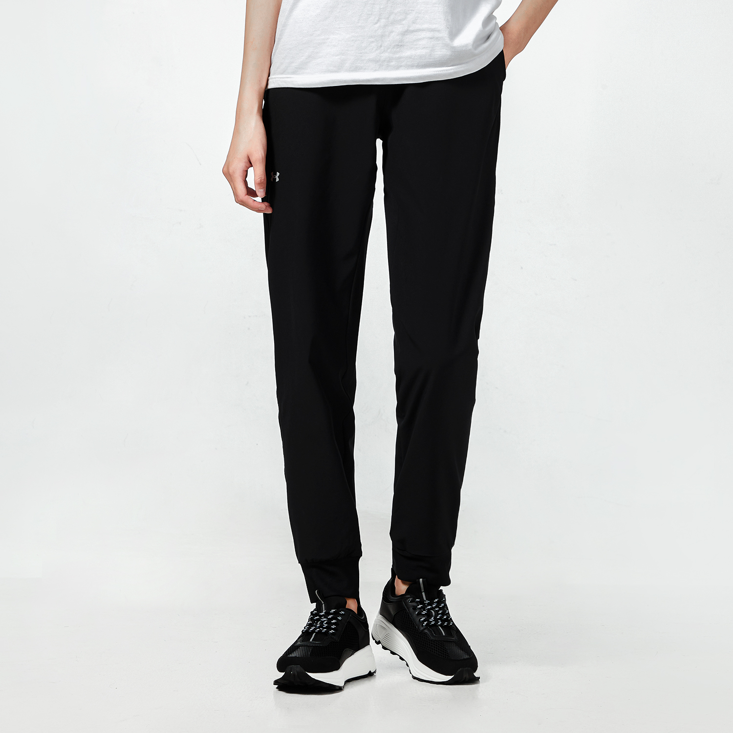 安德玛UA Armour女梭织训练运动轻质梭织宽松长裤1348447