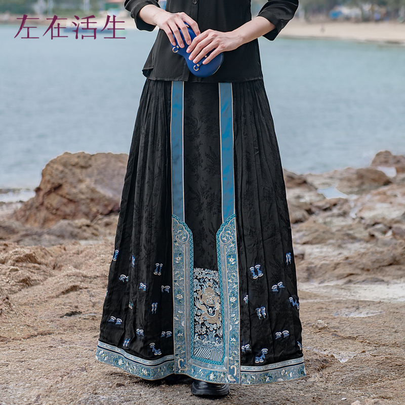 林栖马面裙生活在左绣花改良春季新中式国风修身复古半身裙女