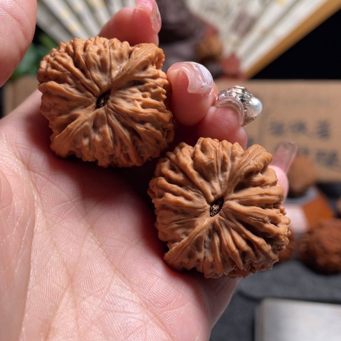 【闪购商品】文玩核桃吊坠天****。