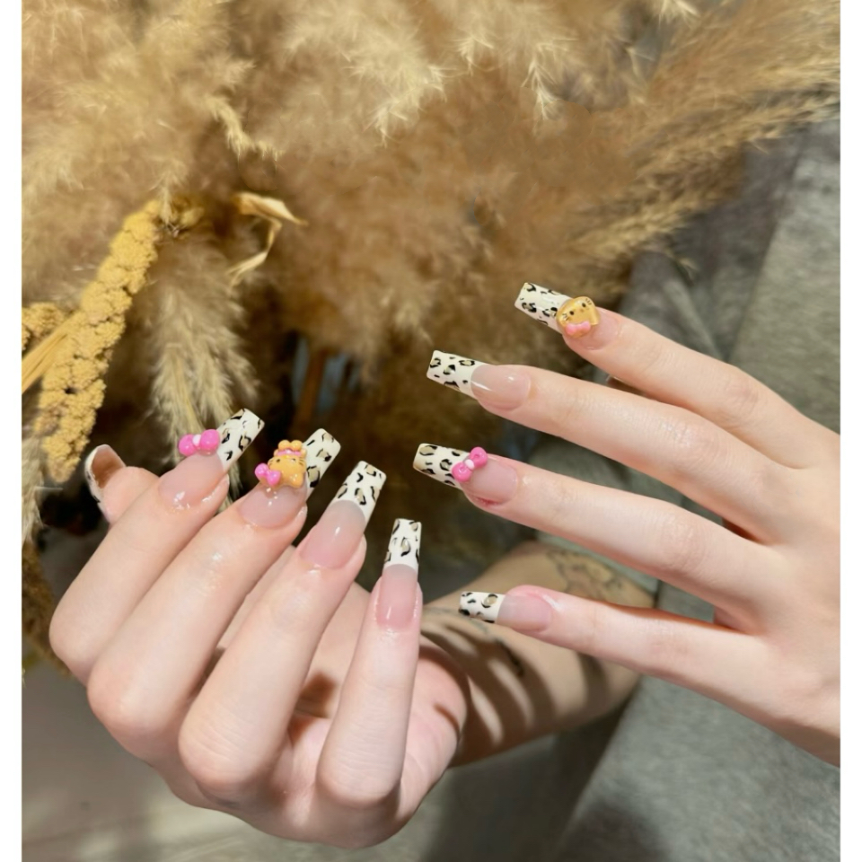 【法式K T猫】纯手工穿戴甲冰透裸色新款可爱美甲图片显白高级气质