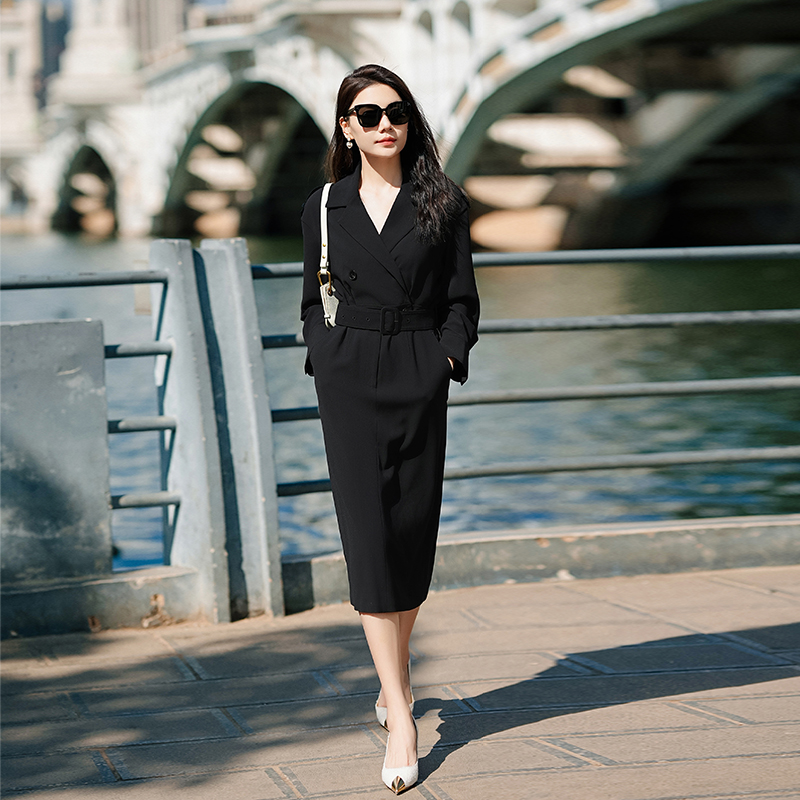 谭飞高薪连衣裙 风衣式翻领知性干练飒爽包容身形收腰H型连衣裙